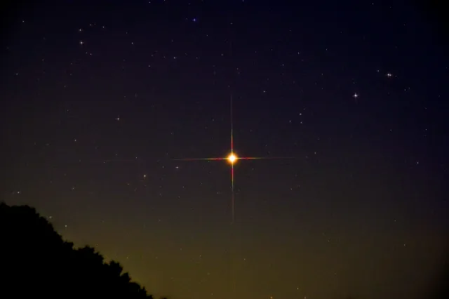 星の光がチラチラと明滅するのはなぜ？夜空の星が点滅しているように 